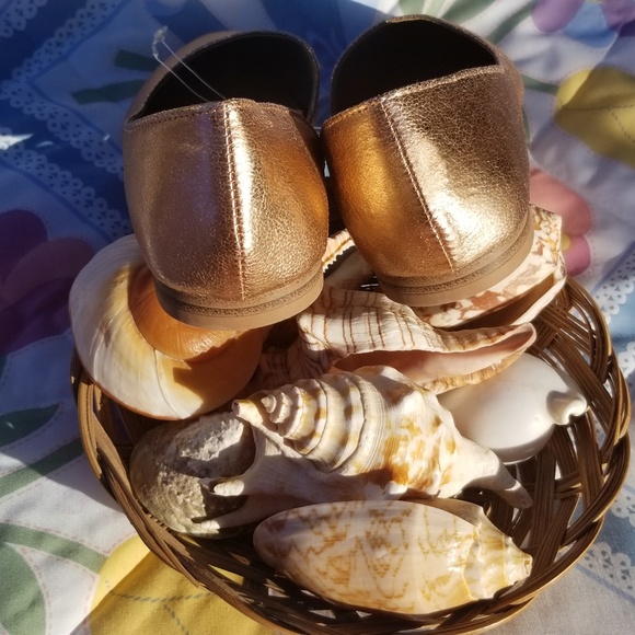 Liz Cole Rose Gold Metallic Side Scoop Flat NWOB 7 - Picture 5 of 6